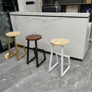 Großhandel B2B Klassisches design Barhocker mit Fußstütze